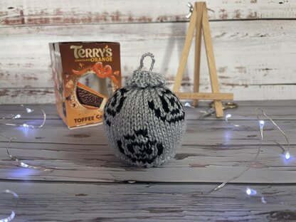 Christmas Baubles x 3 Chocolate Orange Cover Knitting Pattern