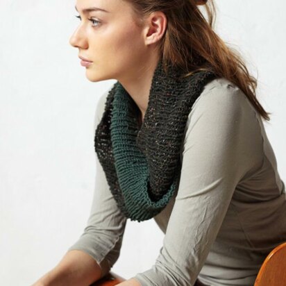 Rib Twist Cowl