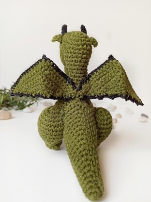 Crochet dragon amigurumi pattern