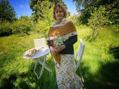 Tell it to the Bees Shawl
