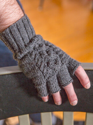 Hook Gloves in Berroco Vintage DK