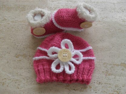 Baby Girl UGG  Booties And Hat Set