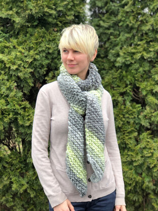 Diagonal Scarf  in Plymouth Yarn Mega Cakes - F859 - Downloadable PDF