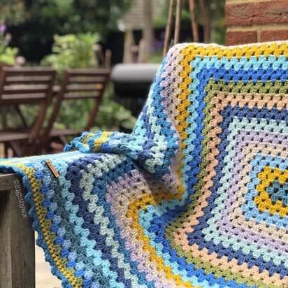 Making Waves Rectangle Granny Blanket