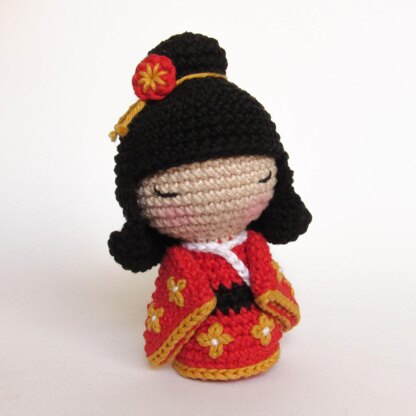 Kokeshi Doll amigurumi doll - crochet pattern by Crochelandia