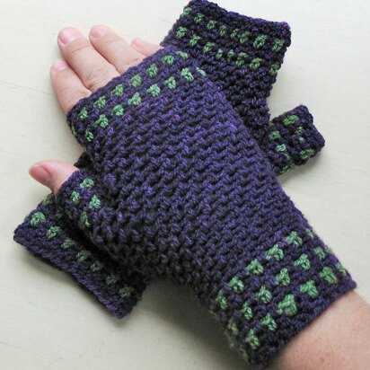 Studded Moss Stitch Gloves