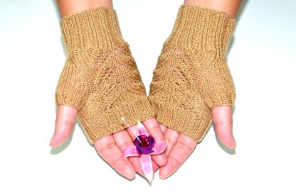 Pioneer Lace Fingerless Mitts