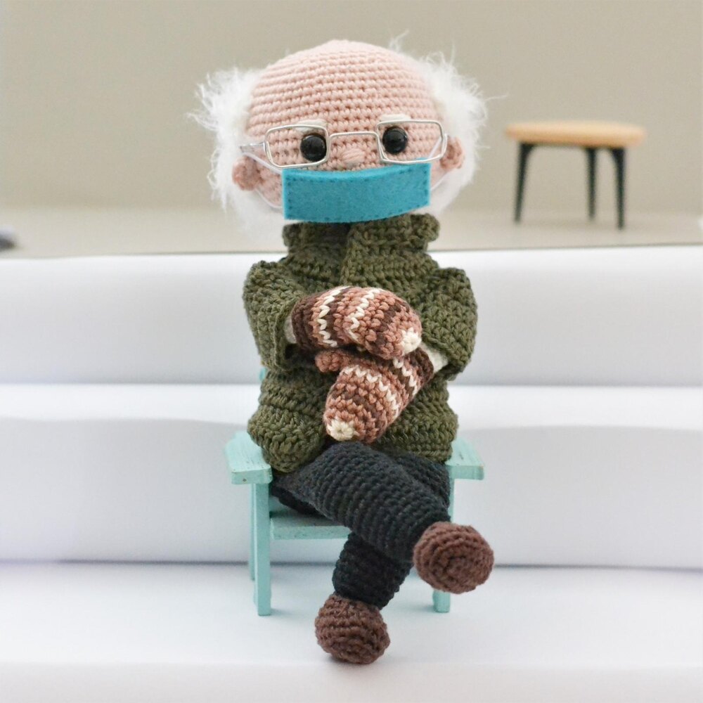 Bernie Sanders' inauguration mittens Crochet pattern by Natalia