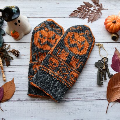 Pumpkins and Cats Mittens