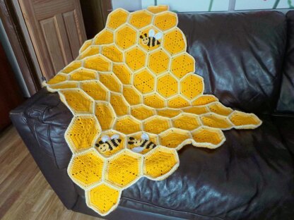 Bee Happy Honeycomb Baby Blanket Lapghan Crochet Pattern