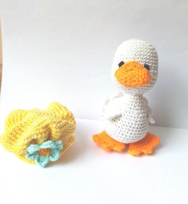 Duckling amigurumi toy