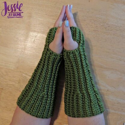 Cabled Mitts