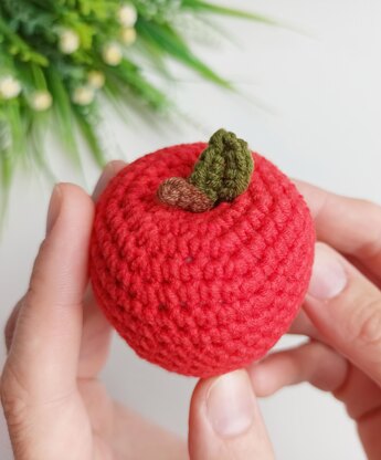 Crochet apple pattern