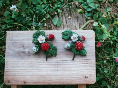 Strawberry twig brooch