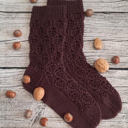 Pähkinä socks - knitting pattern