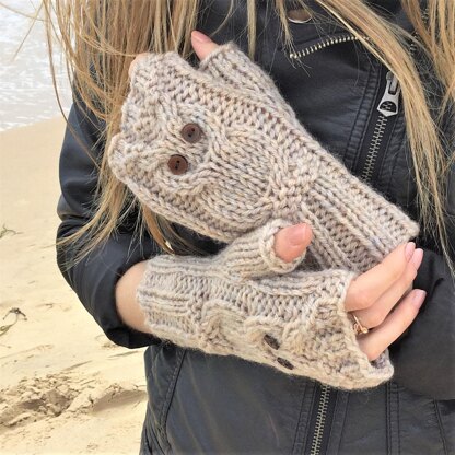 “Owl” fingerless mitts 2yrs to adult
