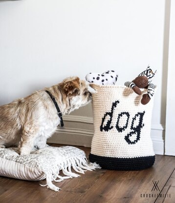 Dog's toys basket