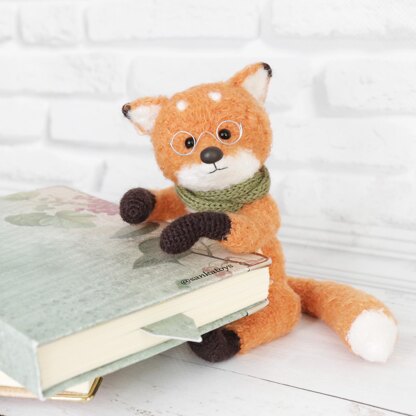 Fox book lover