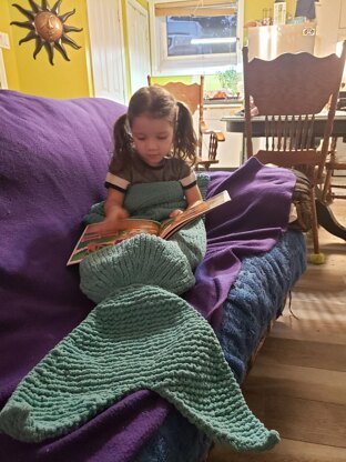 AQUA mermaid tail blanket