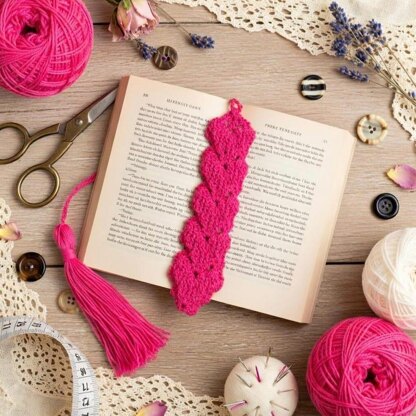 Crochet Heart Bookmark Pdf + Video Tutorials