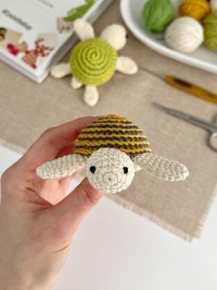 Crochet turtle pattern Amigurumi keychain plush charm Crochet sea animals keyring car hanger