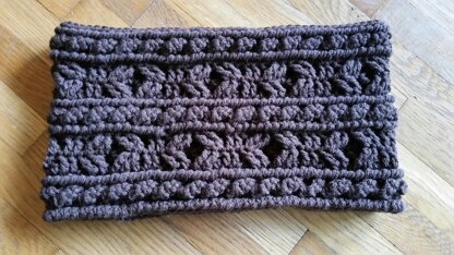 Celtic Cabled Cowl