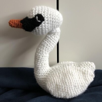 Swan amigurumi