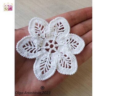 Crochet white openwork flower