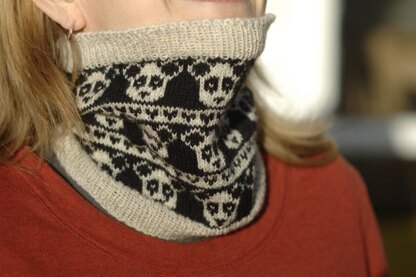 Pandamonium Cowl