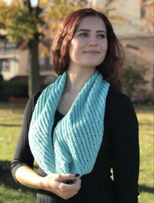 Diagonal Lace Cowl in Plymouth Yarn Sea Isle Cotton - F951 - Downloadable PDF