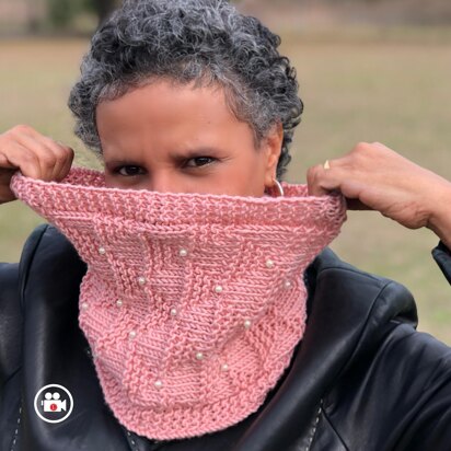 Pyramid Stitch Cowl