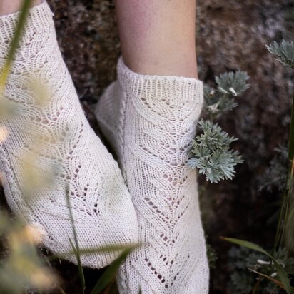 Fern Springs Socks - knitting pattern
