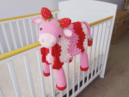 3in1 Strawberry Cow Baby Blanket Cow AmiBlanket