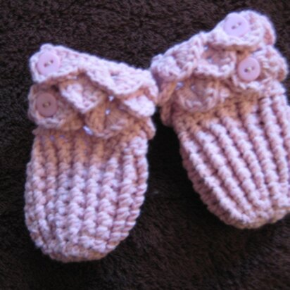 Isabella - Crocodile Stitch Baby Mittens