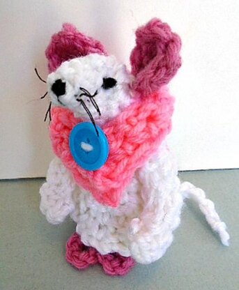 1071 - LITTLE MAN Crochet mouse