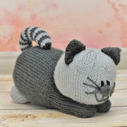 Playful Kitten - knitting pattern