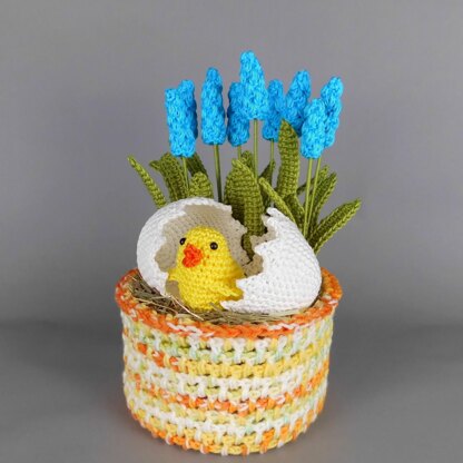 Osterdeko Küken im Ei