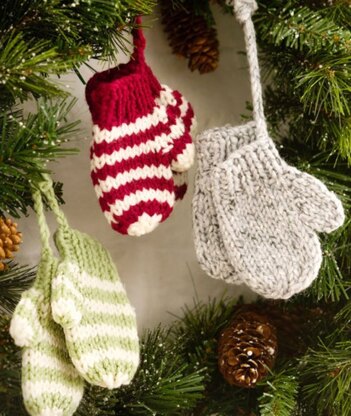 Mitten Ornaments in Red Heart Super Saver Economy Solids - WR2082