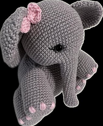 Elephant Emme by Nayrumis