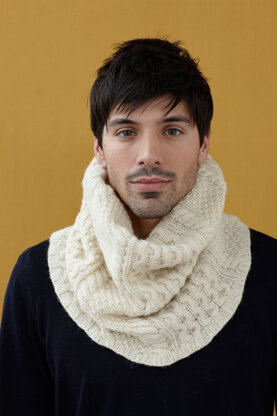 Cabled Cowl in Lion Brand Fishermen's Wool - 90589AD