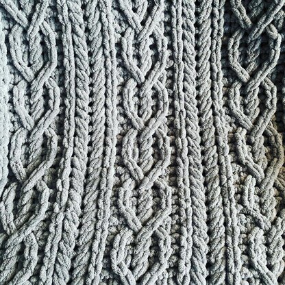 Interlocking Cable Chain Blanket