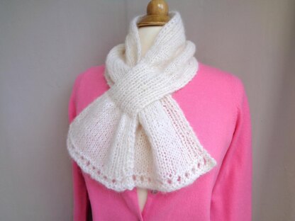 Cream Puff Keyhole Scarf