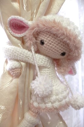 Amigurumi Lamb Girl Curtain TieBackgurumi Lamb Girl Curtain TieBack Pattern