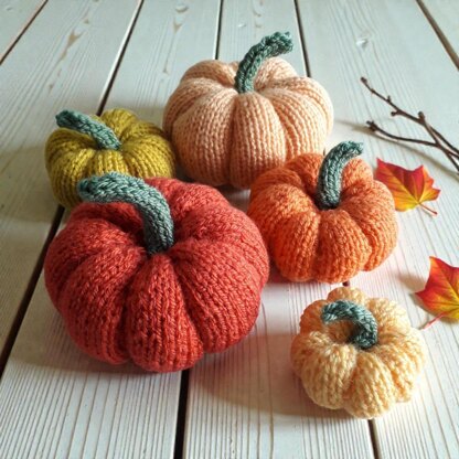 Easy knitted Pumpkins