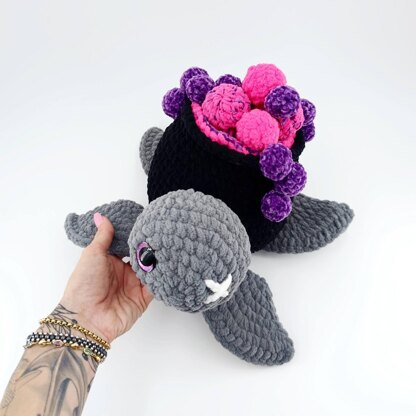 Amigurumi turtle halloween