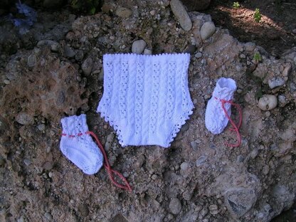 Sweet Clover Baby Knickers & Bootees