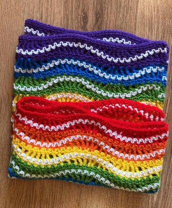 Rainbow ripple Afghan by HueLaVive
