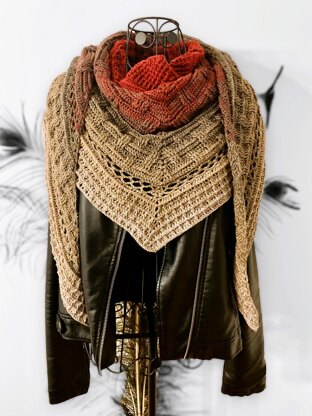 Flat Triangular Scarf "Oineis"