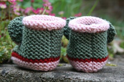 Froggy Booties