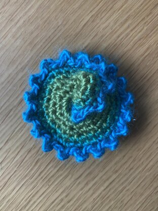 Flower spinner fidget toy Crochet pattern by Luna Crochet Designs